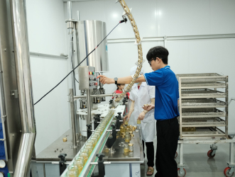 Quy Trình Sản Xuất Yến Sào Đạt Chuẩn LikeNest – Đảm Bảo Chất Lượng Từ Khâu Thu Hoạch Đến Đóng Gói