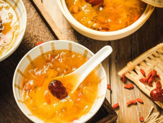 Uống Yến Lúc Nào Tốt Nhất? Có Nên Dùng Hàng Ngày Không?